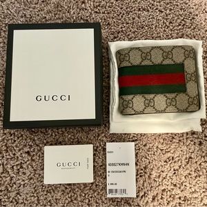 Men’s Gucci Bifold Wallet